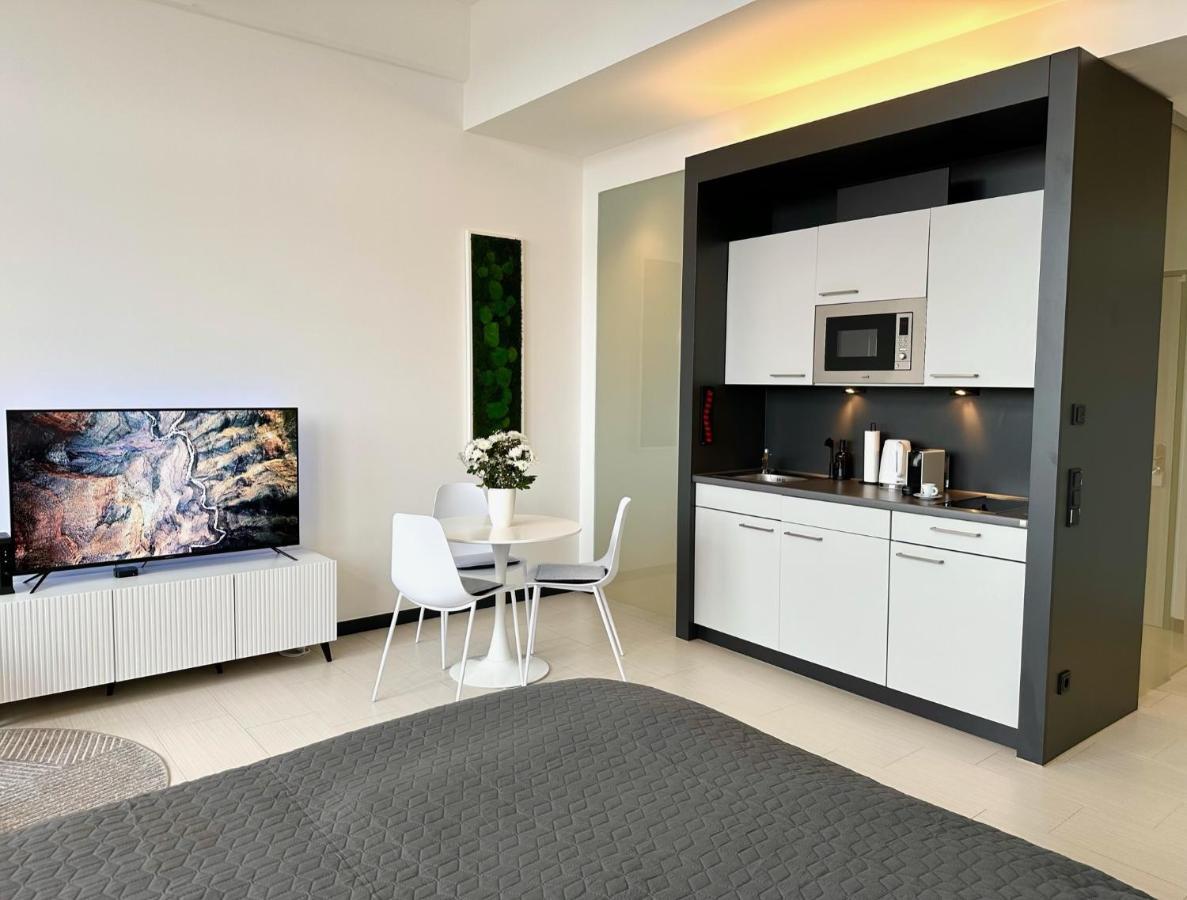 Meos 1 -Zentrum-Balkon-Parkplatz-Gym-Uniklinik Leipzig Buitenkant foto